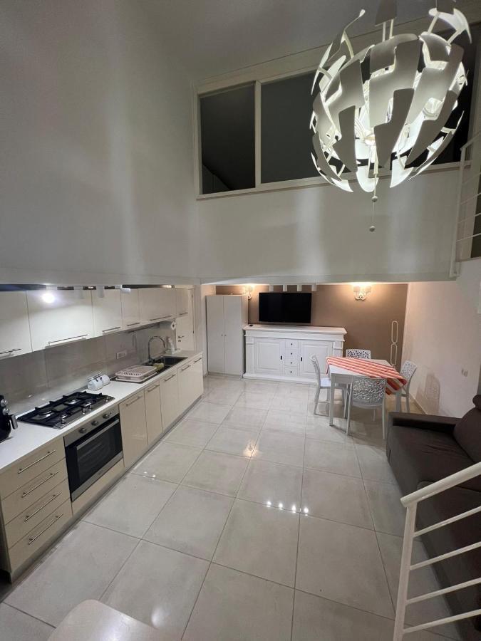 Life House Apartment Наполи Екстериор снимка