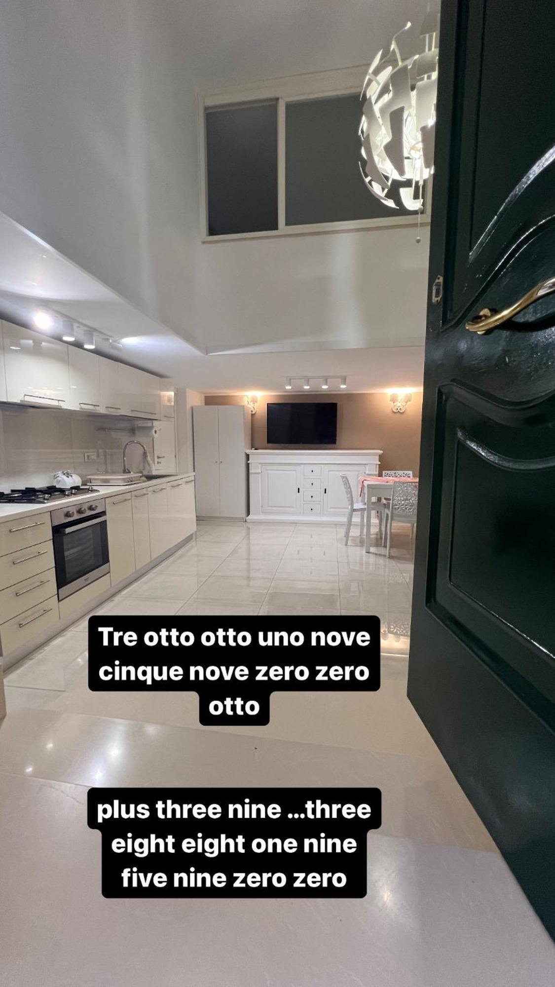 Life House Apartment Наполи Екстериор снимка